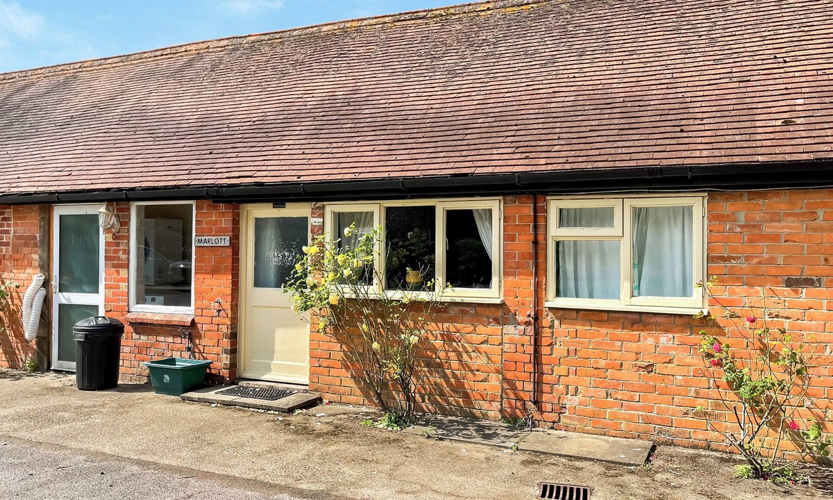 Hartgrove Cottage | 2 bedroom accommodation in East Orchard, near Shaftesbury