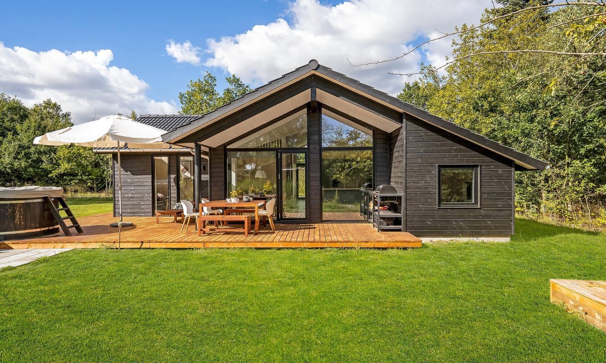 Ørsted House | Beautiful home in ørsted with sauna