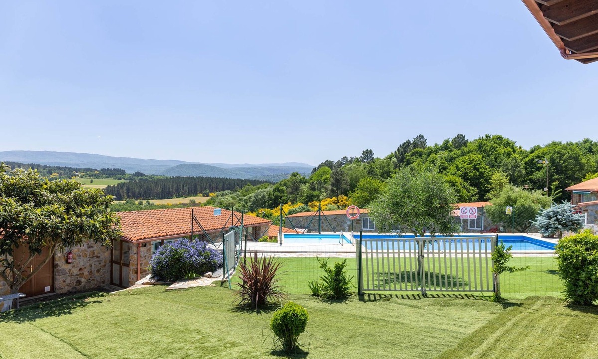 Marcelle Cottage | Casa Tunino with Shared Pool, Terrace, and Wi-Fi