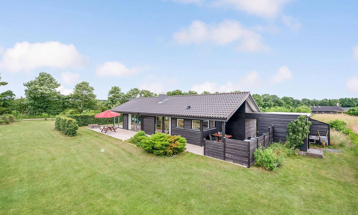 Krejbjerg House | Nice home in Ejstrupholm with sauna