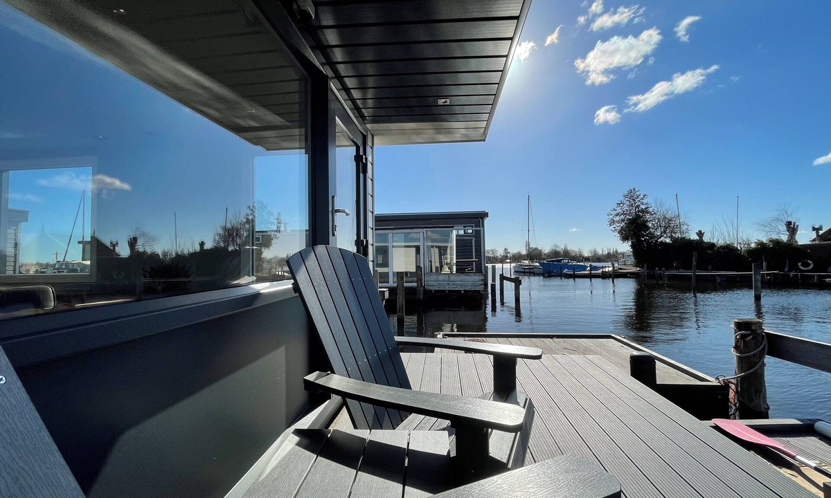 Aalsmeer Boat Rental | Poellodge , Houseboat With Nice Terrace and View