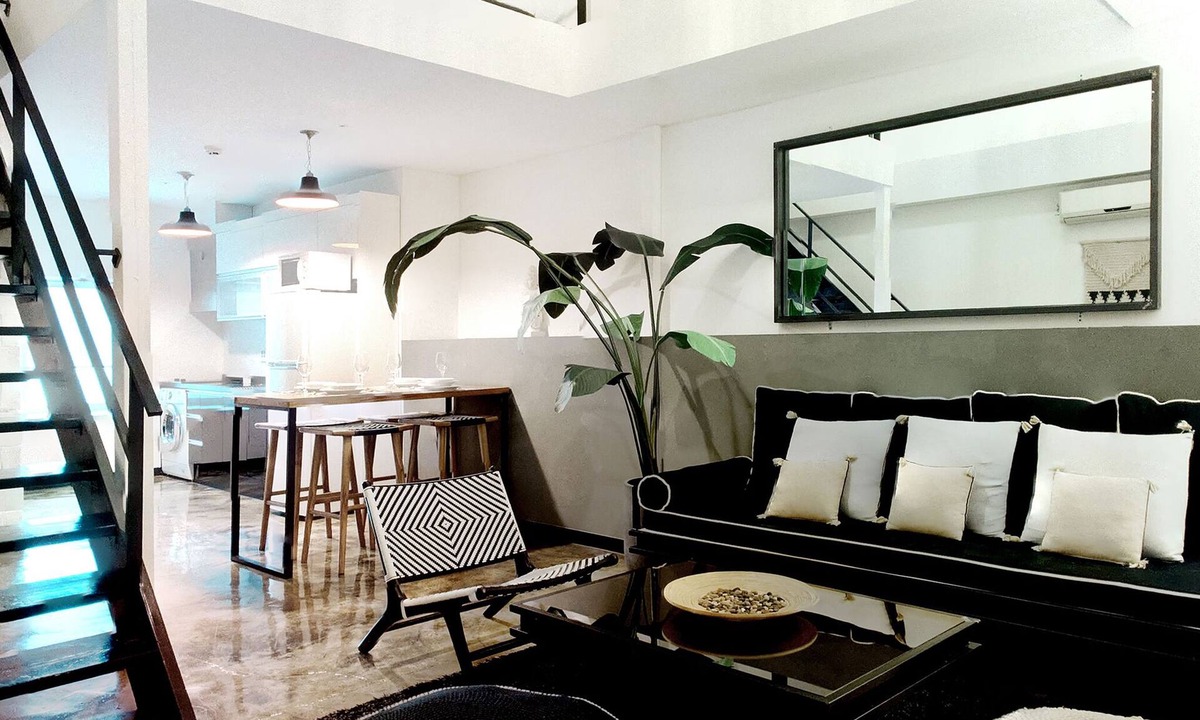 Daehangno Apartment | Two Level Suite Apt for 4 adults