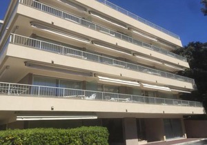 2 Pièces avec Balcon et Terrasse - Plage à 50m - Clim, WiFi, Parking - FR-1-466A-17 in Saint-Raphaël