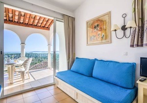 Apartments in the Restanques of the Gulf of St Tropez - maeva Home - Apartment for 4 people with sea view terrace in GRIMAUD