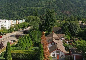 Four Bedroom Penthouse Suite with Mountain View - Harrison Lake View Suites in Hope