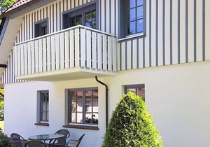 Idyllically situated first floor apartment near Darßer Wald, south-facing terrace, WLAN in Prerow