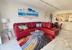 Spacious 1BR Oceanfront Condo in Miami Beach with Direct Beach Access in Surfside