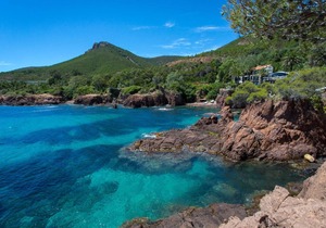 Studio Climatisé Proche Plage et Commerces avec Balcon, Wi-Fi et Parking - FR-1-466A-16 in Saint-Raphaël