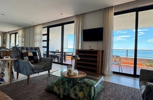 Durban Apartment | Accommodation Front - Marvellous 6 Sleeper Across Ushaka Marine World