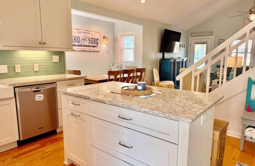 Holden Beach House | Birdie Dunes: 4BR 2BA, Holden Beach, Walk to Beach, Pool, EV Charger, Sleeps 10