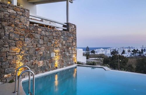Platis Gialos Villa | Breathtaking 6 Bed in Platis Gialos