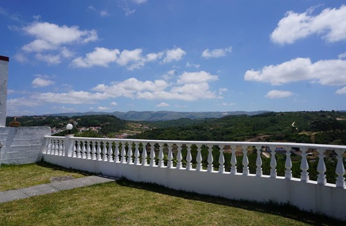 Évora House | Bungalow near Alcobaça with wonderful views of the green West region