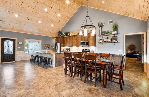 Sabinal House | Chula Vista~Sleeps 31~Heated Pool