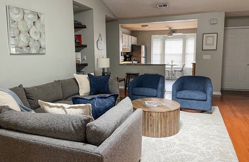Mount Pleasant House | Comfortable Coastal Cottage minutes from the islands, shops, and downtown!