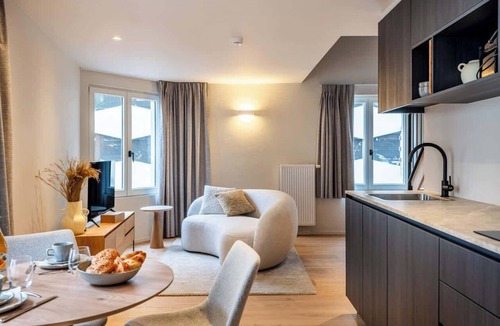Ghent City Centre Apartment | Duplex studio w/workspace