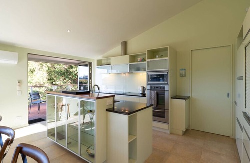 Kaiteriteri House | Elevated Views Little Kaiteriteri