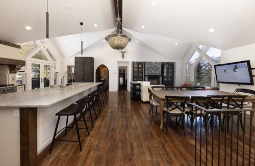 Historic District House | Exquisite IN-TOWN Gorgeously Remodeled Historic Estate!