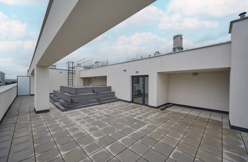 Psie Pole Apartment | Functional Studio with Balcony | Workspace