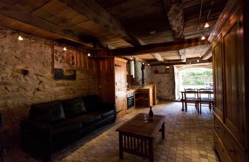 Hautefage House | Gite E'table Charlannes