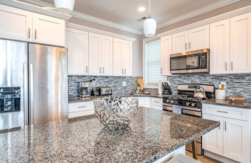 North End House | Heart of OCNJ! 5BR/4BA Beach Block Condo w/Elevator -Sleeps 16!