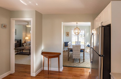 Oak Bluffs House | Oak Bluffs - Quiet Neighborhood - Walk to Town, Ferry, Library and more!