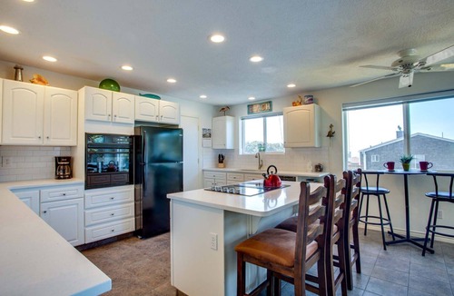 Yachats House | Ocean Views & Tide Pool Access! Yachats!