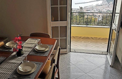 Santa Maria Maior Apartment | Panoramic view over the city and the sea