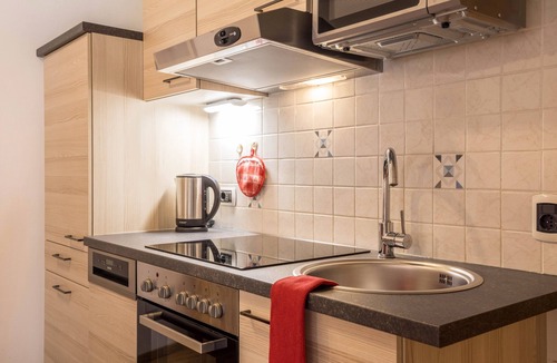 San Vigilio Ski Chalet | Pet-friendly Apartment "Villa Anita Pares" with Mountain View, Sauna, Wi-Fi, Terrace & Balcony