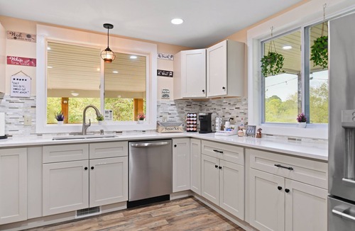 Lancaster House | Spacious Country Setting-Hocking Hills- Hot Tub- Fire Pit- Pool Table No Pet Fee