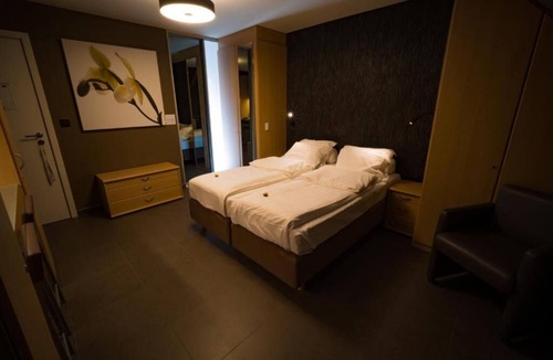 Strop Bed & Breakfast | Su'ro