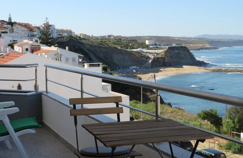 Ericeira Apartment | The spectacle of the sea, from sunrise to sunset