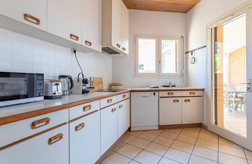 Le Canon Villa | Villa les Dragons, Large Terrace Under the Pines