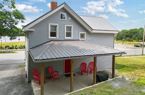 Bangor House | Waterfront Cape | 3BR/2 Bath| Fire Pit