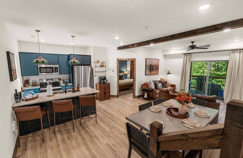Branson House | Yellowstone Cabin w Arcades_Air Hockey_Pvt Hot Tub_Great Community Amenities