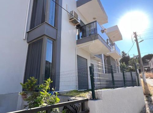 Çeşme'de denize yakın, bahçeli ev in Çeşme