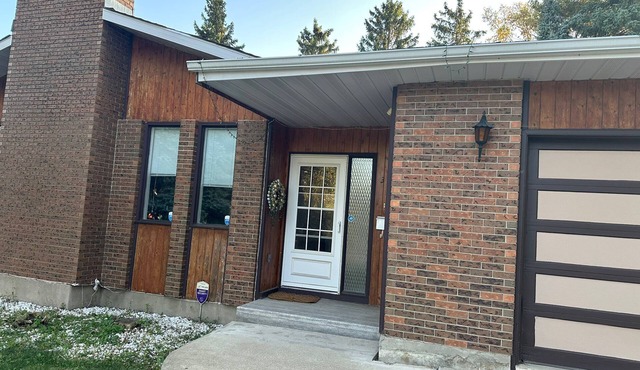 1500 Sqft Entire Basement Private Suite - Extra Spacious & Cozy in Saskatoon