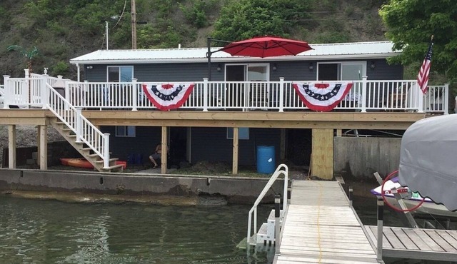 2 bedroom 1.5 bath - cottage in welcoming Aurora on Cayuga Lake! in Aurora