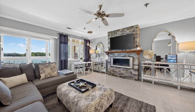 #217 Pointe - 2 Bedroom Lakefront Condo at Mariners SML in Bedford County