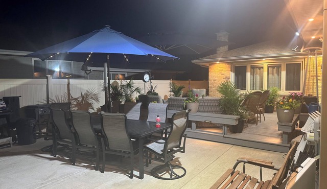 3-bedroom house in fabulous Orland Hills with fitness room, AC, WiFi in Orland Hills