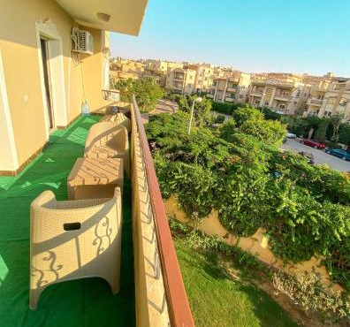 3BD Apartment in a family house with garden view in Cairo