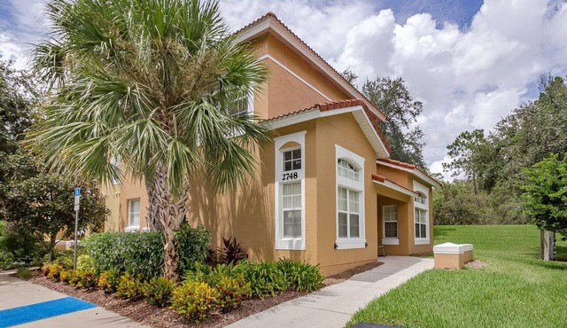 4 Bedrooms 3.5 Bathrooms - Inc 2 King Bed Master Suites-Next to Disney World in Kissimmee