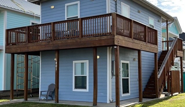 A Salty Air Retreat just steps away from the Gulf of Mexico in Galveston