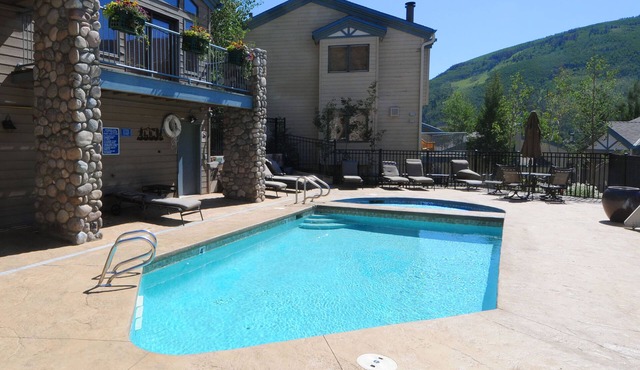 Airy Townhome in Vail w/Beautiful Views, Modern Decor, Short Drive to Slopes in Vail