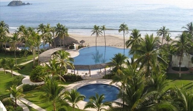 Amara Ixtapa, Luxury Oceanfront Condo, 6th Floor in Ixtapa
