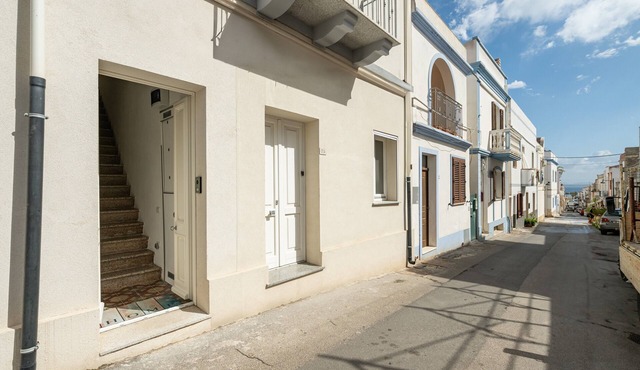 Apartment 'Casa Vacanze Riflessi Sul Mare' with Balcony, Fiber Wi-Fi and Air Conditioning in Calasetta