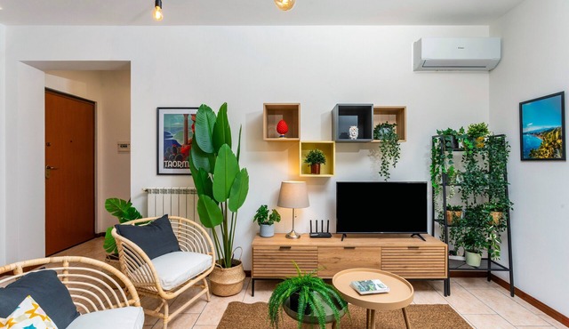 Apartment 'Home Centrum 2' with Sea View, Wi-Fi and Air Conditioning in Giarre