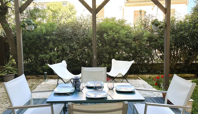 Apartment with garden in La Garde in La Garde