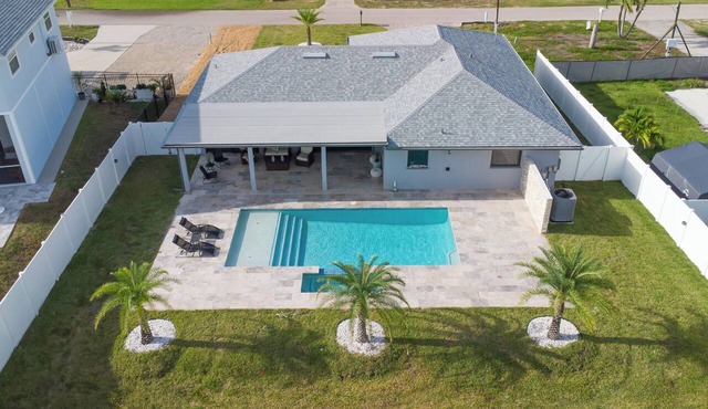 Beach Escape, Private Pool ,Sleeps 8 in Fort Myers Beach