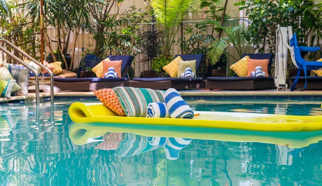 Beach Weekend! 3 Convenient Units, Happy Hour, Bar in Miami Beach