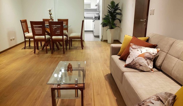 Beautiful, Bright & Spacious 3-Bedroom Retreat only 3 Blocks to the Ocean in Miraflores